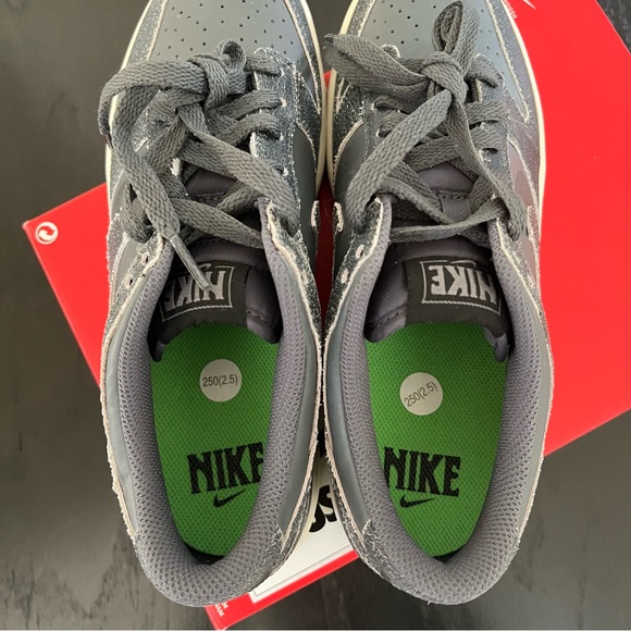 ✔️New✔️ NIKE Dunk Low SE GS Halloween Cauldron - Picture 7 of 10